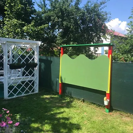 Laura アパート *