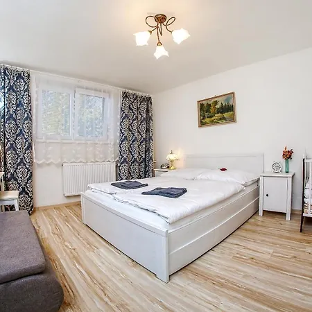 Laura Apartman Lipótszentmiklós