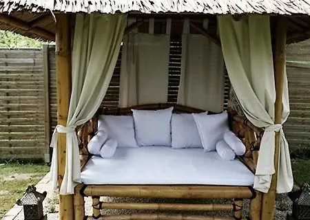 Laura アパート *