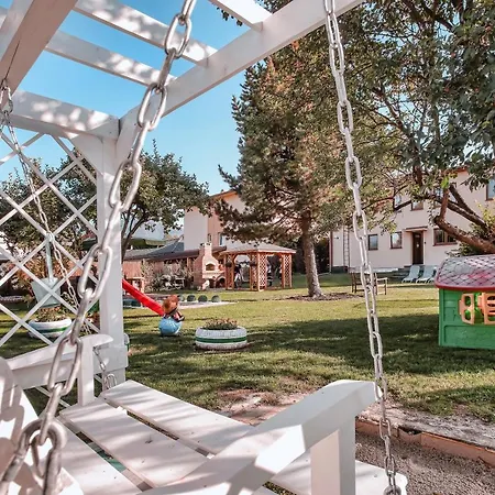 Laura * Liptovský Mikuláš