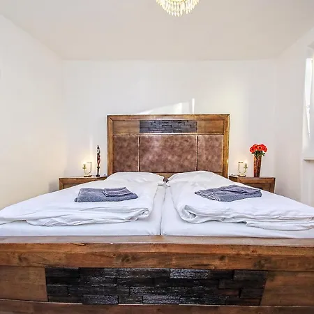 Laura * Liptovský Mikuláš