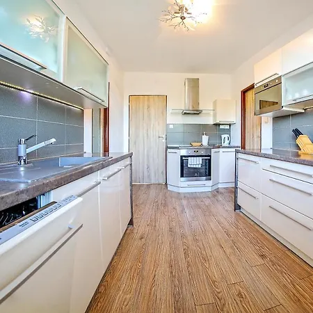 Laura * Liptovský Mikuláš