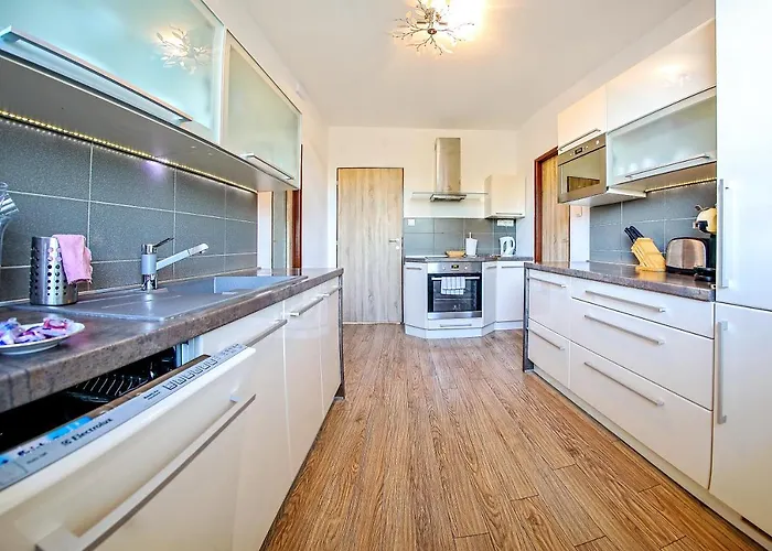 Laura * Liptovský Mikuláš